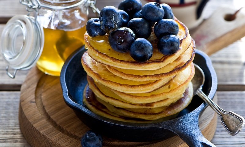 Обои черника, мед, блинчики, блины, оладьи, anna verdina, блинчики.мед, blueberries, honey, pancakes, pancakes.honey разрешение 1920x1280 Загрузить