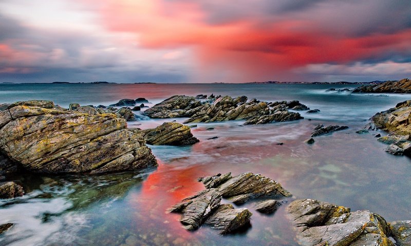 Обои облака, скалы, камни, закат, море, clouds, rocks, stones, sunset, sea разрешение 2048x1375 Загрузить