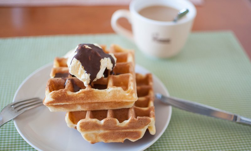 Обои мороженое, кофе, завтрак, вафли, ice cream, coffee, breakfast, waffles разрешение 2560x1600 Загрузить