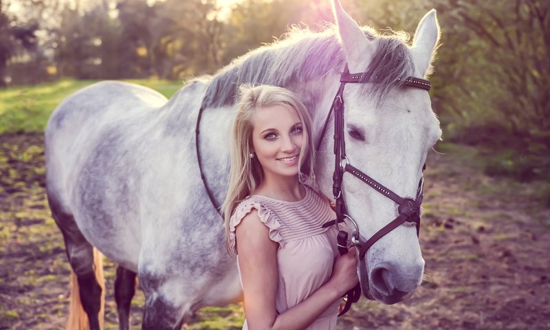 Обои девушка, улыбка, конь, lisette lubbers, lisette, girl, smile, horse разрешение 2048x1365 Загрузить