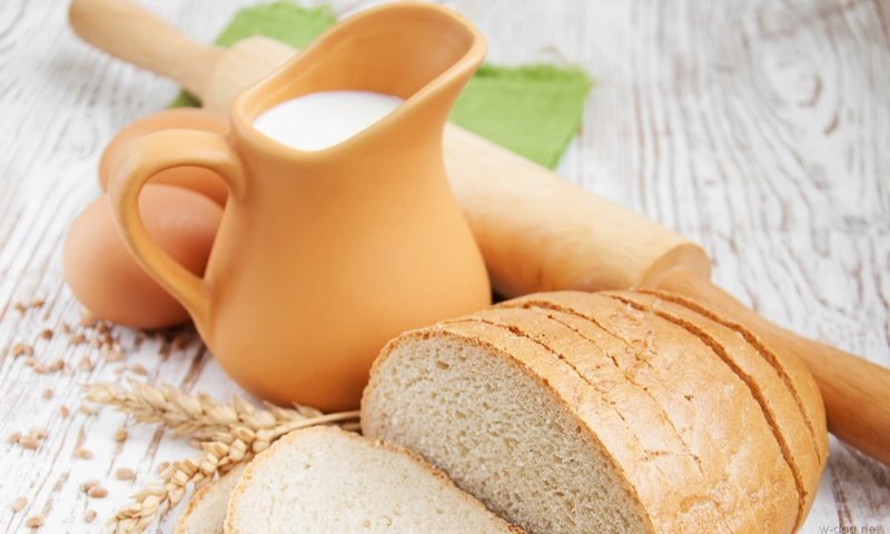 Обои пшеница, хлеб, яйца, молоко, кувшин, скалка, wheat, bread, eggs, milk, pitcher, rolling pin разрешение 1920x1178 Загрузить