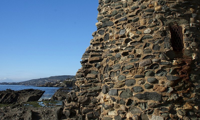 Обои небо, горы, скалы, башня, океан, сша, калифорния, the sky, mountains, rocks, tower, the ocean, usa, ca разрешение 1920x1080 Загрузить