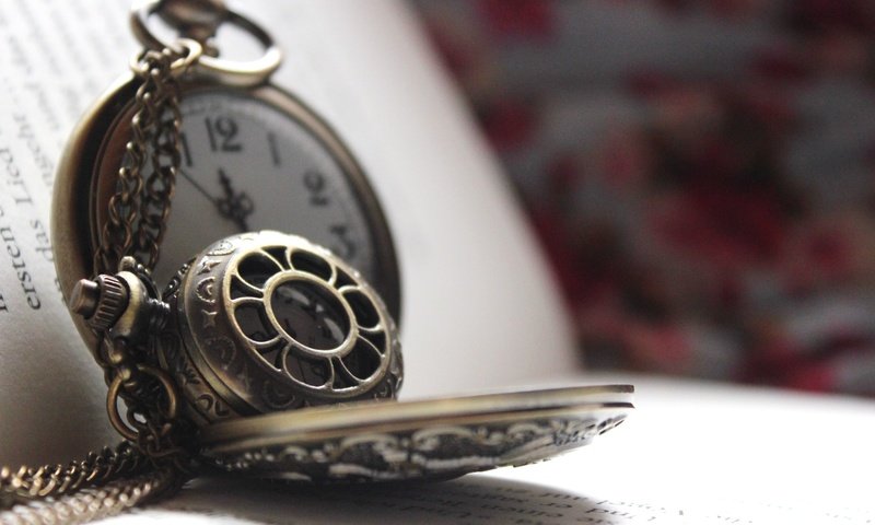 Обои часы, книга, цепочка, страницы, watch, book, chain, page разрешение 5184x3456 Загрузить
