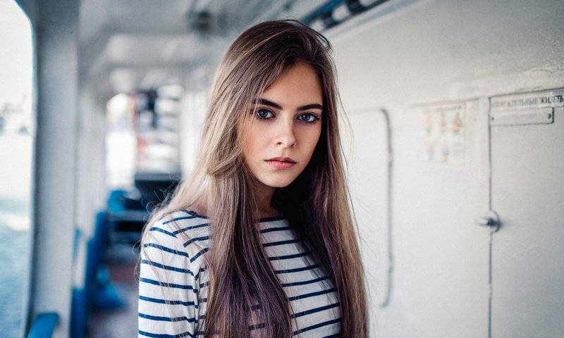 Обои глаза, девушка, настроение, портрет, модель, волосы, eyes, girl, mood, portrait, model, hair разрешение 2048x1367 Загрузить