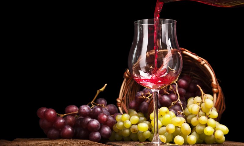 Обои виноград, бокал, корзина, вино, grapes, glass, basket, wine разрешение 5363x3575 Загрузить