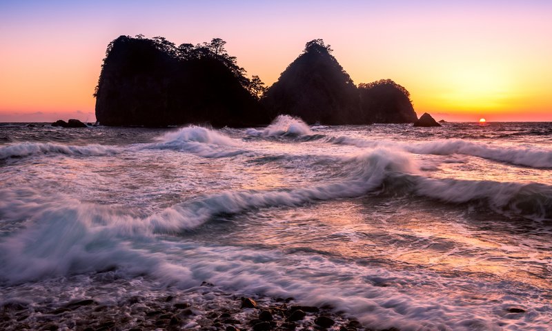 Обои скалы, солнце, волны, закат, море, rocks, the sun, wave, sunset, sea разрешение 2048x1367 Загрузить