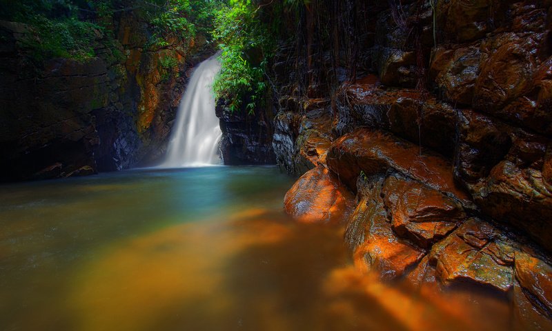 Обои деревья, скалы, лес, ручей, водопад, поток, trees, rocks, forest, stream, waterfall разрешение 2048x1365 Загрузить