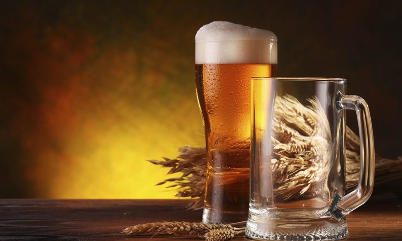 Обои стекло, пиво, ячмень, алкогольные напитки, a beverage alcoholic, cтекло, glass, beer, barley, alcoholic beverages, a alcoholic beverage разрешение 2119x1413 Загрузить