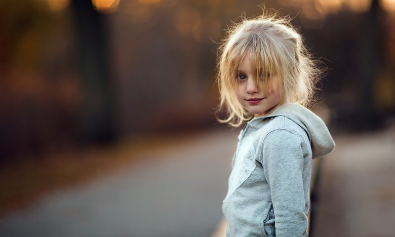 Обои портрет, взгляд, дети, девочка, ребенок, портрет девочка, portrait, look, children, girl, child, portrait of a girl разрешение 4708x3138 Загрузить