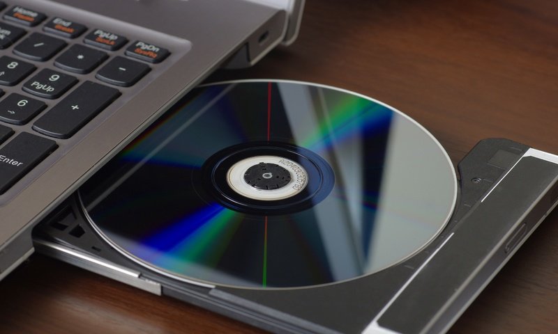 Обои ноутбук, compact disc, reader, компакт-диск, записные книжки, laptop, cd, notebook разрешение 2880x1908 Загрузить