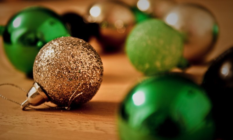 Обои шары, макро, игрушки, праздник, balls, macro, toys, holiday разрешение 2560x1714 Загрузить