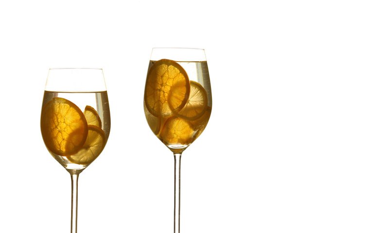 Обои лимон, напитки, бокалы, lemon, drinks, glasses разрешение 2048x1155 Загрузить