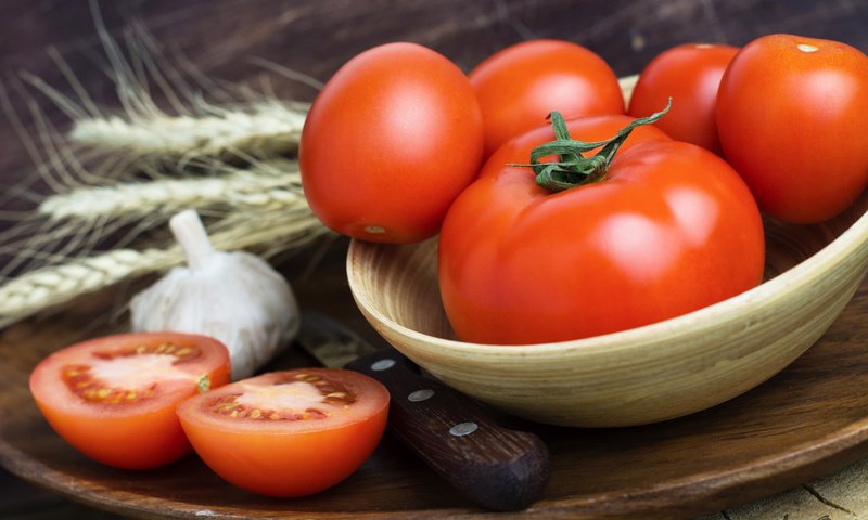 Обои колоски, овощи, помидоры, томаты, чеснок, spikelets, vegetables, tomatoes, garlic разрешение 2048x1365 Загрузить