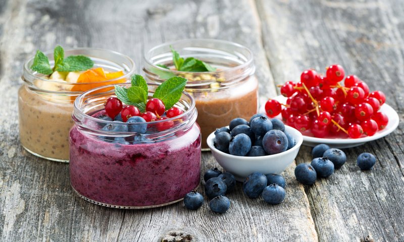 Обои ягоды, черника, сладкое, десерт, смородина, йогурт, berries, blueberries, sweet, dessert, currants, yogurt разрешение 2048x1367 Загрузить