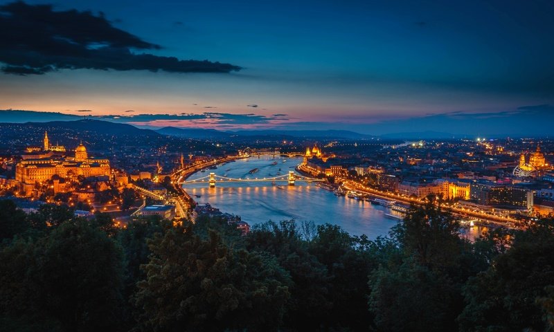 Обои ночь, огни, река, мост, здания, венгрия, будапешт, дунай, night, lights, river, bridge, building, hungary, budapest, the danube разрешение 3000x1688 Загрузить