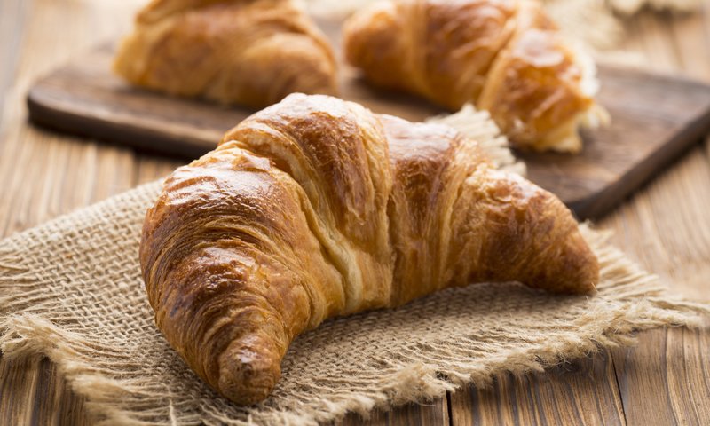 Обои завтрак, выпечка, круасан, круассан, breakfast, cakes, croissant разрешение 5472x3648 Загрузить