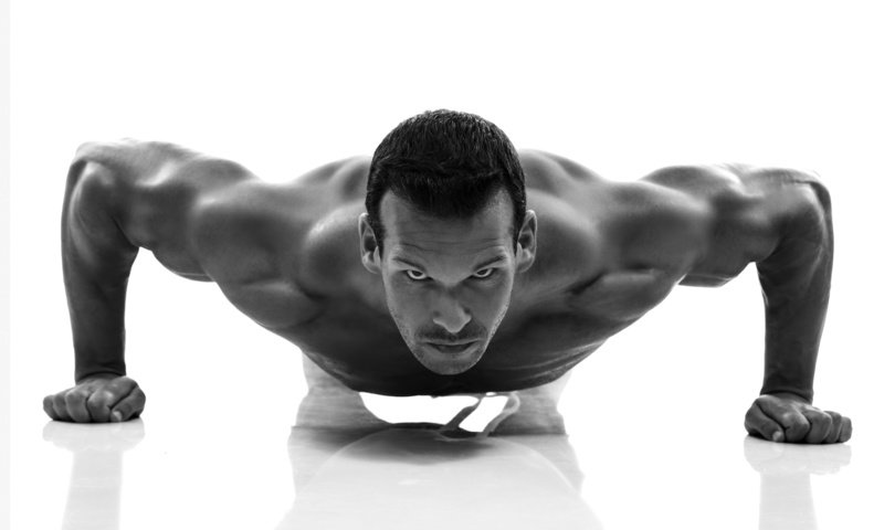 Обои мужчина, мужики, фитнес, отжимания, male, men, fitness, pushups разрешение 5478x3840 Загрузить