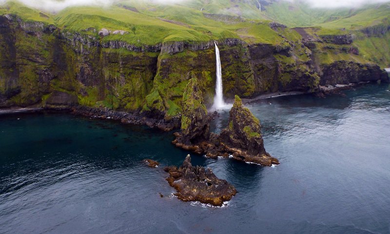 Обои река, водопад, остров, аляска, insula tanaga, statele unite ale americii, tanaga, river, waterfall, island, alaska разрешение 2048x1536 Загрузить