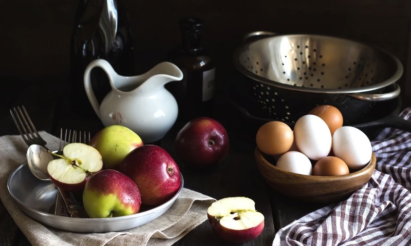 Обои яблоки, яйца, кувшин, натюрморт, apples, eggs, pitcher, still life разрешение 2400x1481 Загрузить