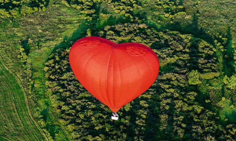 Обои пейзаж, полет, сердце, корзина, воздушный шар, landscape, flight, heart, basket, balloon разрешение 1920x1080 Загрузить