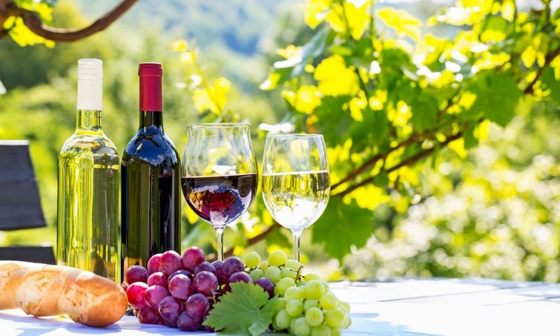 Обои виноград, бутылек, cтекло, фрукты, вино, стекло, бутылка, вина, fruits, красное вино, белое вино, grapes, fruit, wine, glass, bottle, red wine, white wine разрешение 2560x1600 Загрузить