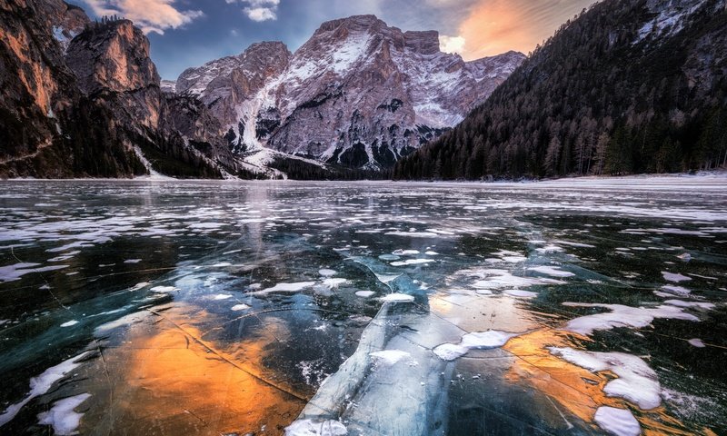 Обои озеро, горы, природа, утро, лёд, lake, mountains, nature, morning, ice разрешение 3000x1858 Загрузить
