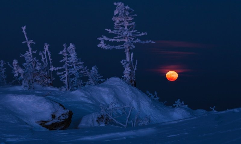 Обои горы, снег, природа, зима, луна, южный урал, хребет, mountains, snow, nature, winter, the moon, south ural, ridge разрешение 1920x1280 Загрузить