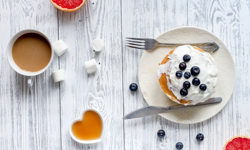 Обои ягоды, черника, завтрак, мед, блины, дерева, какао, грейпфрут, berries, blueberries, breakfast, honey, pancakes, wood, cocoa, grapefruit разрешение 4997x3331 Загрузить