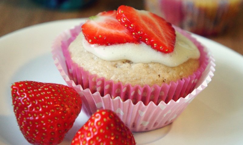 Обои клубника, ягоды, выпечка, кекс, крем, strawberry, berries, cakes, cupcake, cream разрешение 3965x2506 Загрузить