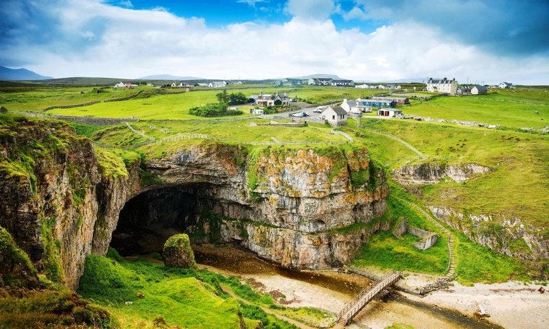 Обои небо, облака, поле, луг, пещера, шотландия, the sky, clouds, field, meadow, cave, scotland разрешение 1920x1200 Загрузить