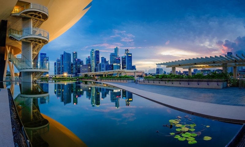 Обои небо, облака, отражение, сингапур, marina bay sands, arts and science museum, the sky, clouds, reflection, singapore разрешение 2048x1152 Загрузить