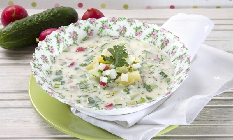 Обои зелень, тарелка, огурец, редис, окрошка, greens, plate, cucumber, radishes, hash разрешение 1920x1280 Загрузить