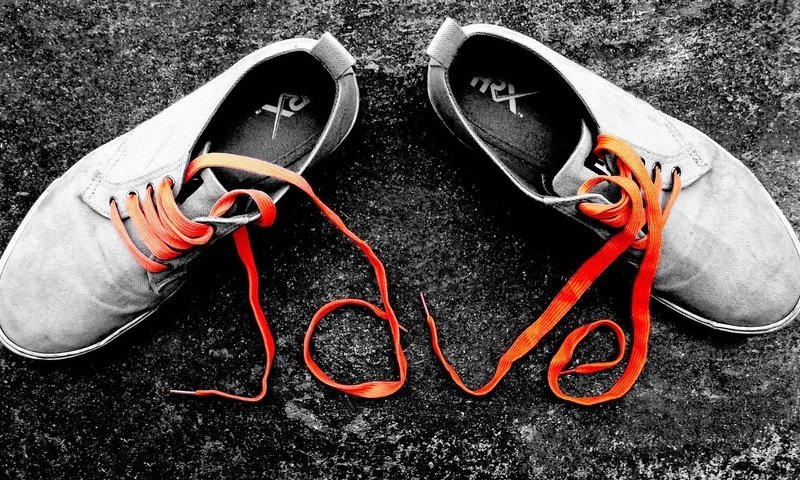 Обои обувь, оранжевые, шнурки, shoes, orange, laces разрешение 1920x1080 Загрузить