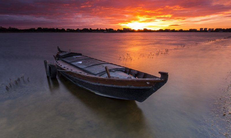 Обои озеро, закат, горизонт, лодка, lake, sunset, horizon, boat разрешение 2560x1707 Загрузить