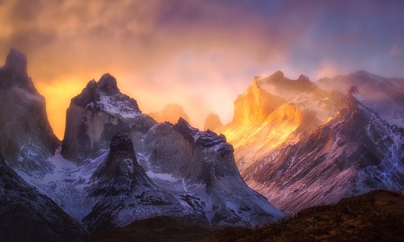 Обои свет, горы, скалы, чили, патагония, torres del paine national park, патогония, light, mountains, rocks, chile, patagonia разрешение 2048x1367 Загрузить