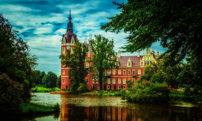 Обои облака, деревья, зелень, парк, замок, пруд, германия, muskau park, clouds, trees, greens, park, castle, pond, germany разрешение 5616x3744 Загрузить