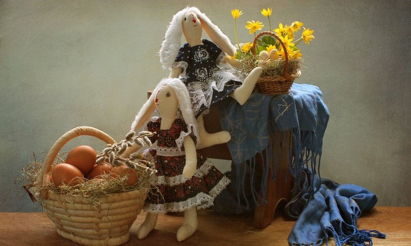 Обои цветы, игрушки, пасха, яйца, зайцы, корзинка, верба, flowers, toys, easter, eggs, rabbits, basket, verba разрешение 2000x1315 Загрузить