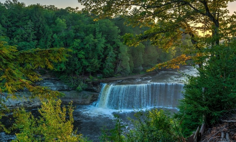 Обои деревья, река, водопад, осень, поток, природа. водопад, trees, river, waterfall, autumn, stream, nature. waterfall разрешение 1920x1241 Загрузить