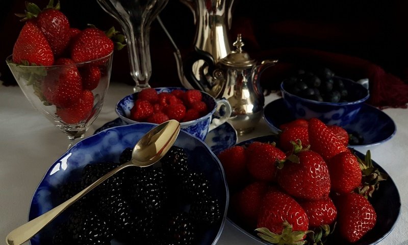 Обои малина, ягода, клубника, ягоды, черника, ежевика, raspberry, berry, strawberry, berries, blueberries, blackberry разрешение 2048x1591 Загрузить