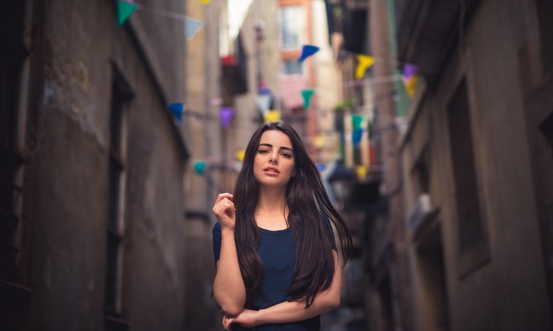 Обои девушка, брюнетка, улица, модель, флажки, боке, юлия, girl, brunette, street, model, flags, bokeh, julia разрешение 4000x2606 Загрузить