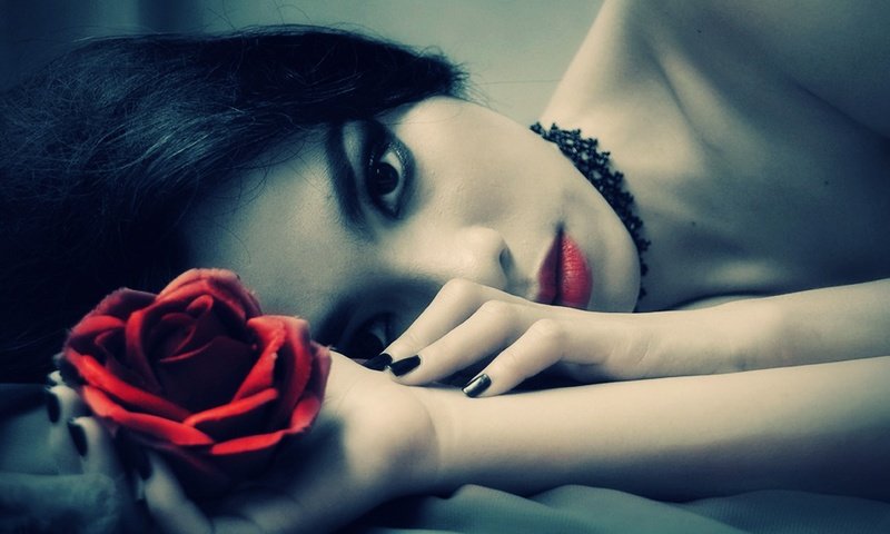 Обои девушка, маникюр, портрет, чокер, брюнетка, взгляд, модель, лицо, красная помада, красная роза, girl, manicure, portrait, choker, brunette, look, model, face, red lipstick, red rose разрешение 1920x1200 Загрузить