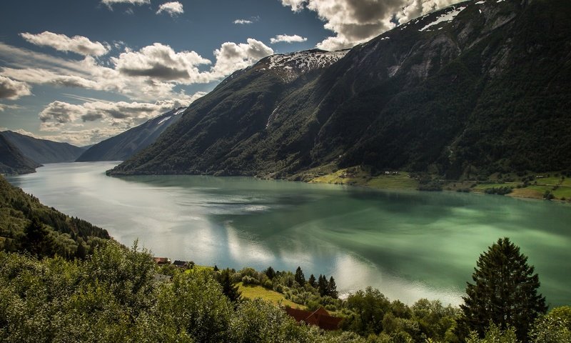 Обои облака, горы, природа, пейзаж, залив, норвегия, фьорд, согне-фьорд, clouds, mountains, nature, landscape, bay, norway, the fjord разрешение 2048x1365 Загрузить