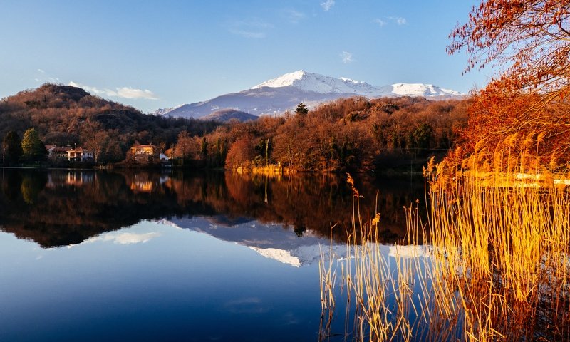 Обои небо, вода, озеро, горы, природа, пейзаж, the sky, water, lake, mountains, nature, landscape разрешение 4608x3072 Загрузить