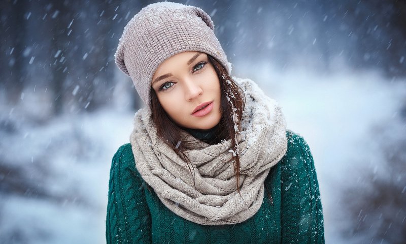 Обои снег, зима, модель, шапка, свитер, ангелина петрова, snow, winter, model, hat, sweater, angelina petrova разрешение 2048x1379 Загрузить