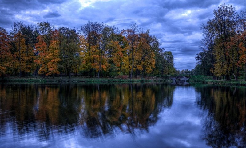 Обои берег, осень, водоем, shore, autumn, pond разрешение 2048x1335 Загрузить