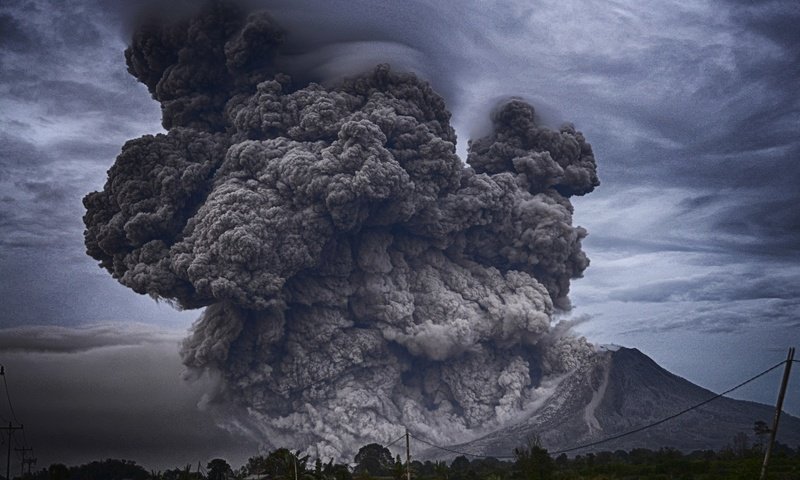 Обои горы, природа, дым, извержение, вулкан, пепел, стихия, mountains, nature, smoke, the eruption, the volcano, ash, element разрешение 1920x1442 Загрузить