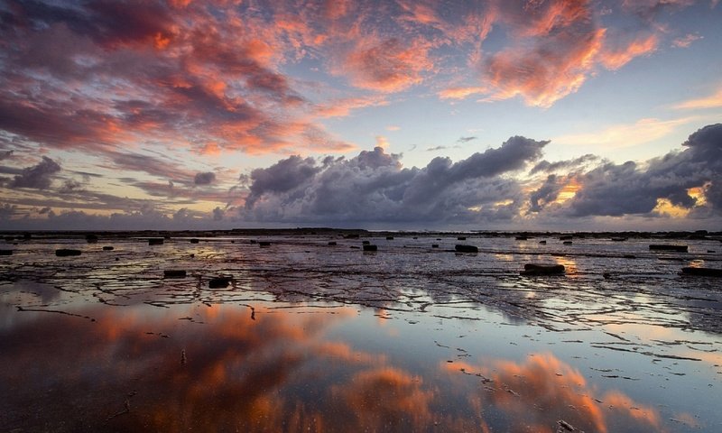 Обои небо, облака, природа, отражение, море, пляж, берег моря, заря, the sky, clouds, nature, reflection, sea, beach, coast, dawn разрешение 1920x1080 Загрузить