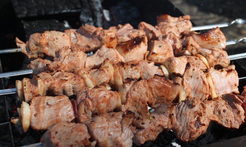 Обои мясо, шашлык, шампура, мангал, meat, kebab, skewers, grill разрешение 4272x2848 Загрузить