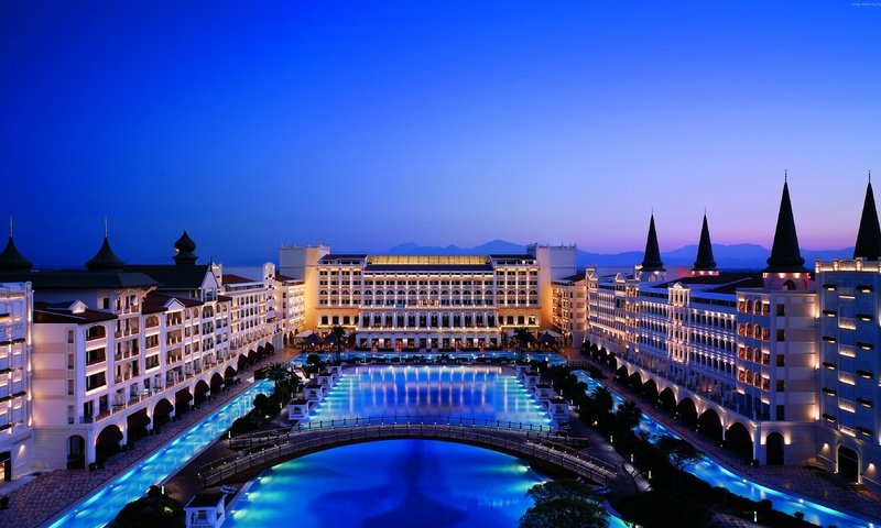 Обои ночь, огни, город, турция, гостиница, mardan palace, анталия, night, lights, the city, turkey, the hotel, antalya разрешение 3840x2160 Загрузить