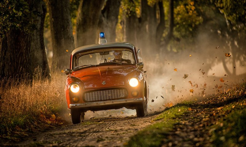 Обои дорога, осень, полиция, автомобиль, сирена, road, autumn, police, car, siren разрешение 2222x1483 Загрузить